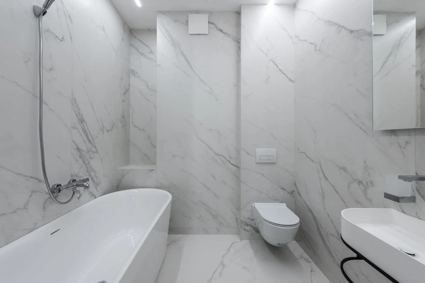 WC et accessoires de salle de bain Wc Marbre Baignoire — AZER Bain & Carrelage Rennes