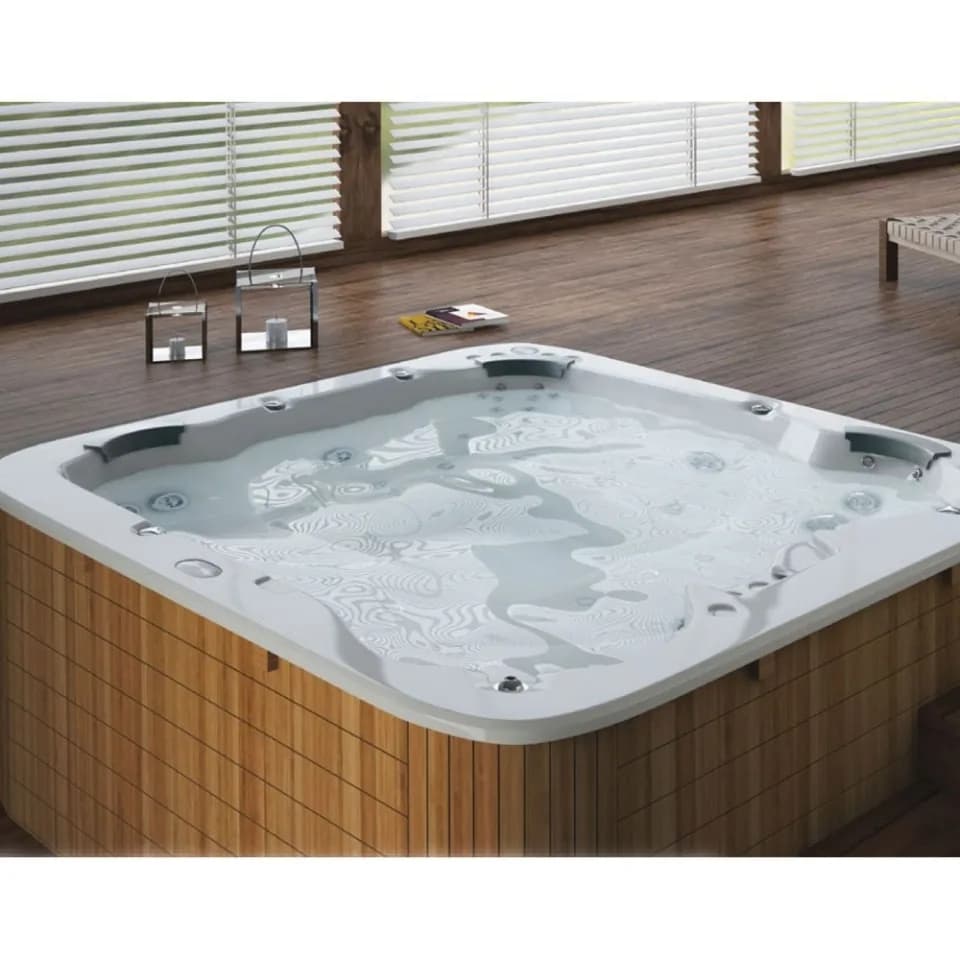 Spa de massage 6 places en habillage bois — bien-être à domicile